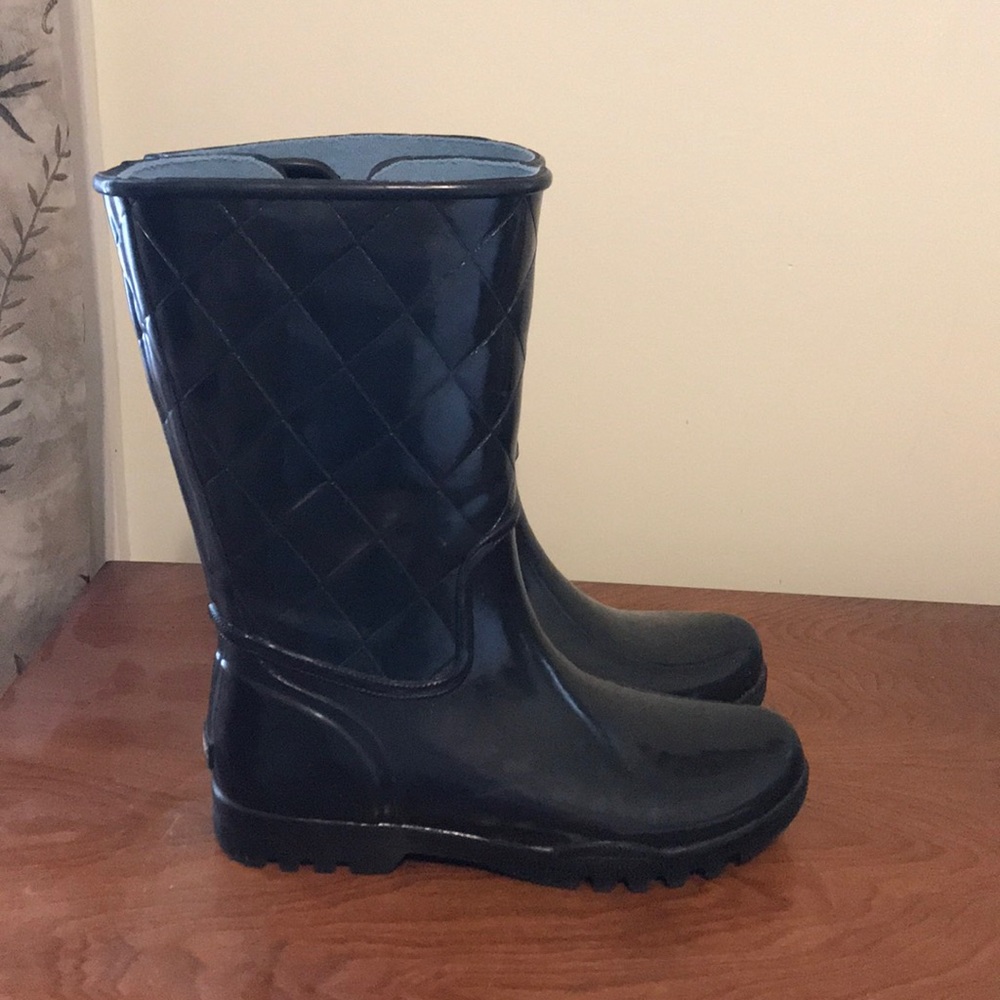 Rain boots